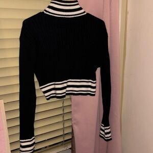 Soft thick turtle neck crop top